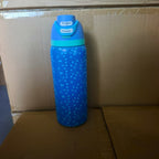 Botella de agua aislada al vacío de acero inoxidable con tapa abatible de un solo toque y cierre de seguridad a prueba de fugas.