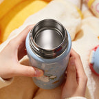 Botella de agua infantil con diseño dulce
