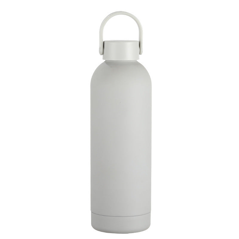 Botella de agua aislada