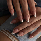 Diseño de uñas francés elegante y con estilo