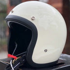 Casco de motocicleta clásico de media carcasa