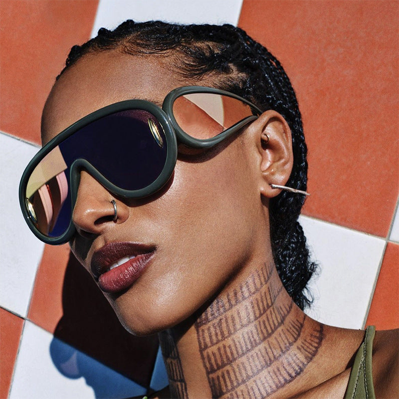 Sonnenbrille deportivo para mujer con diseño innovador