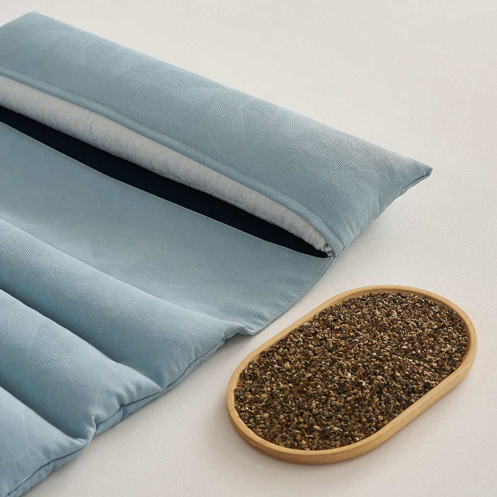Almohada de soporte para el cuello con relleno de hierbas naturales