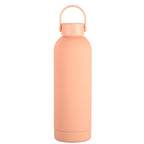 Botella de agua aislada