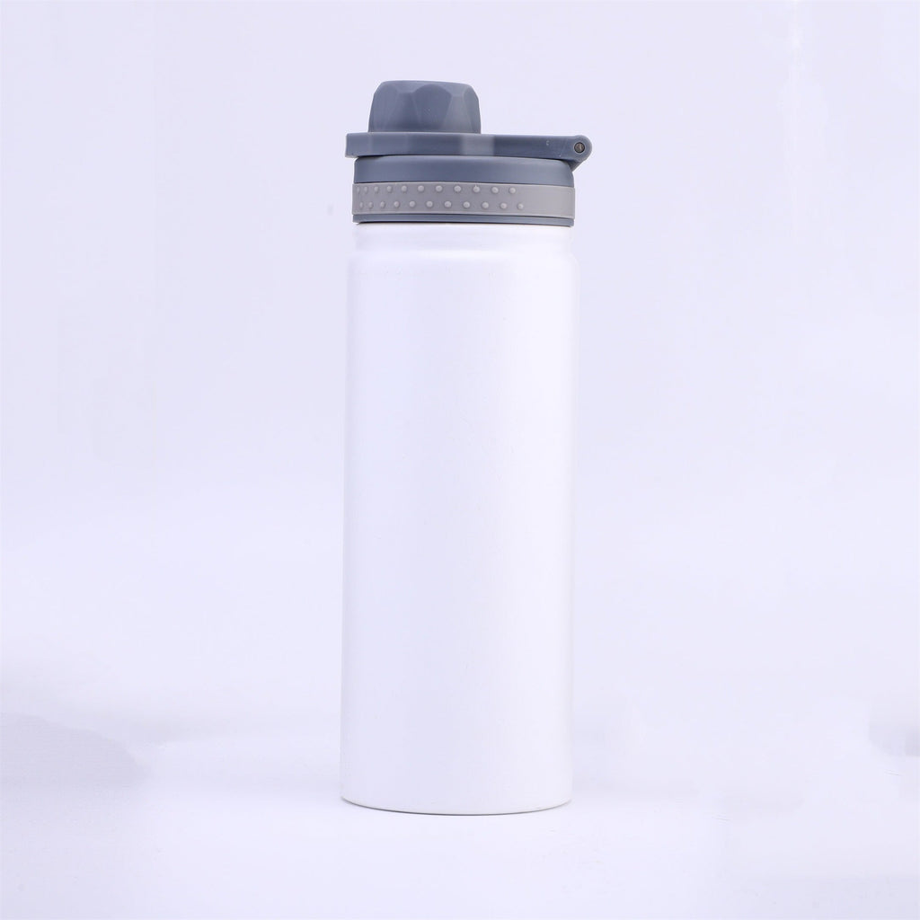 Botella de agua aislada