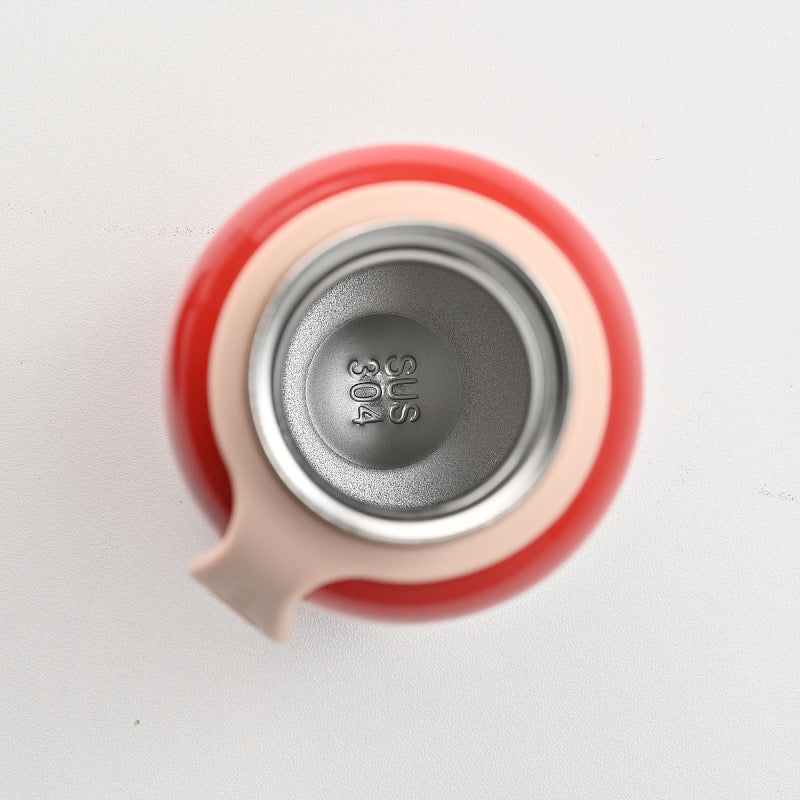 Botella de agua aislada