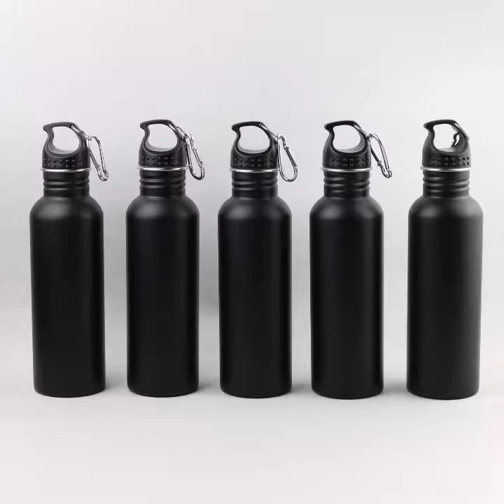 Botella de agua aislada