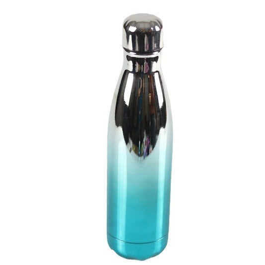Botella de agua aislada