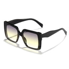 Sonnenbrille extragrande para mujeres con un moderno diseño cuadrado