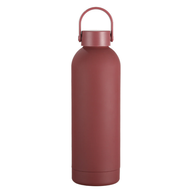 Botella de agua aislada