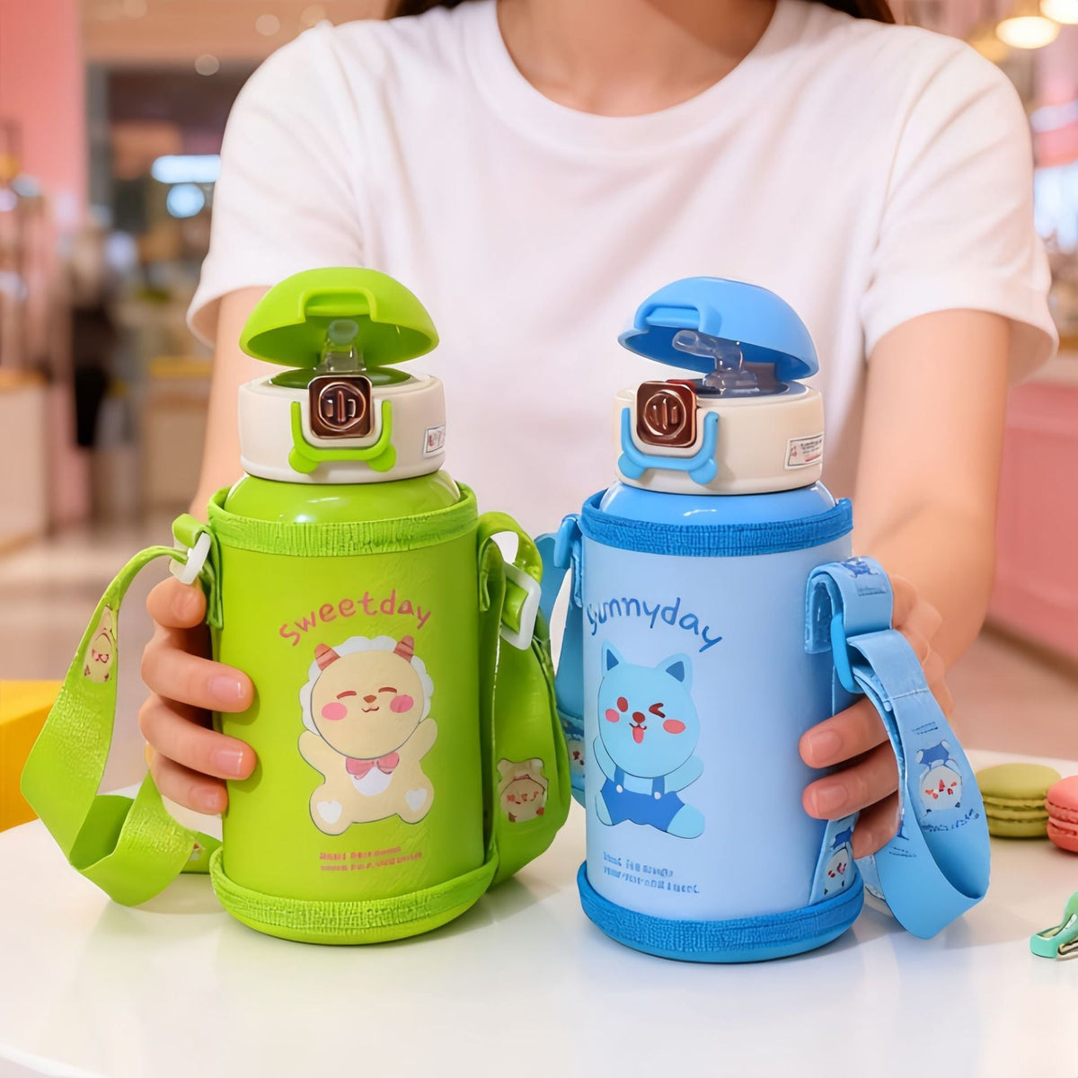 Botella de agua creativa con correa de transporte