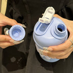 Botella de agua isotérmica para mujer con asa ergonómica y diseño alegre
