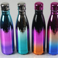Botella de agua aislada