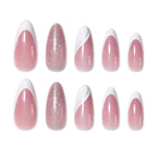Extensiones de uñas con punta francesa elegantes y brillantes
