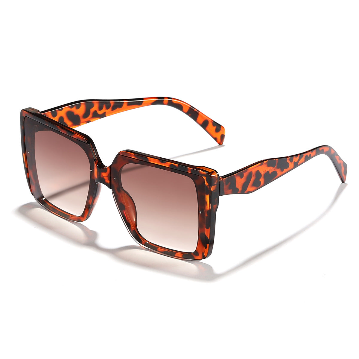 Sonnenbrille extragrande para mujeres con un moderno diseño cuadrado