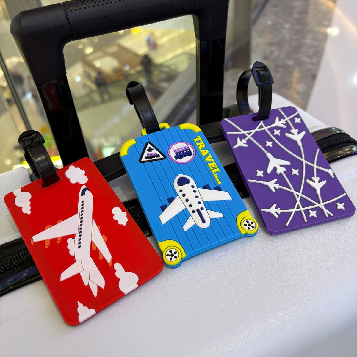 Etiqueta de equipaje de viaje con diseño de avión
