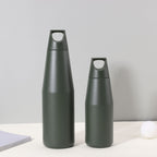 Botella de agua aislada