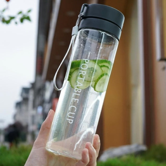 Botella de agua portátil para mujer