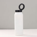 Botella de agua aislada premium