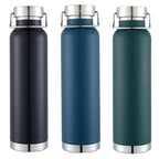 Botella de agua de acero inoxidable con doble pared y aislamiento al vacío, con tapa de transporte con cierre giratorio.