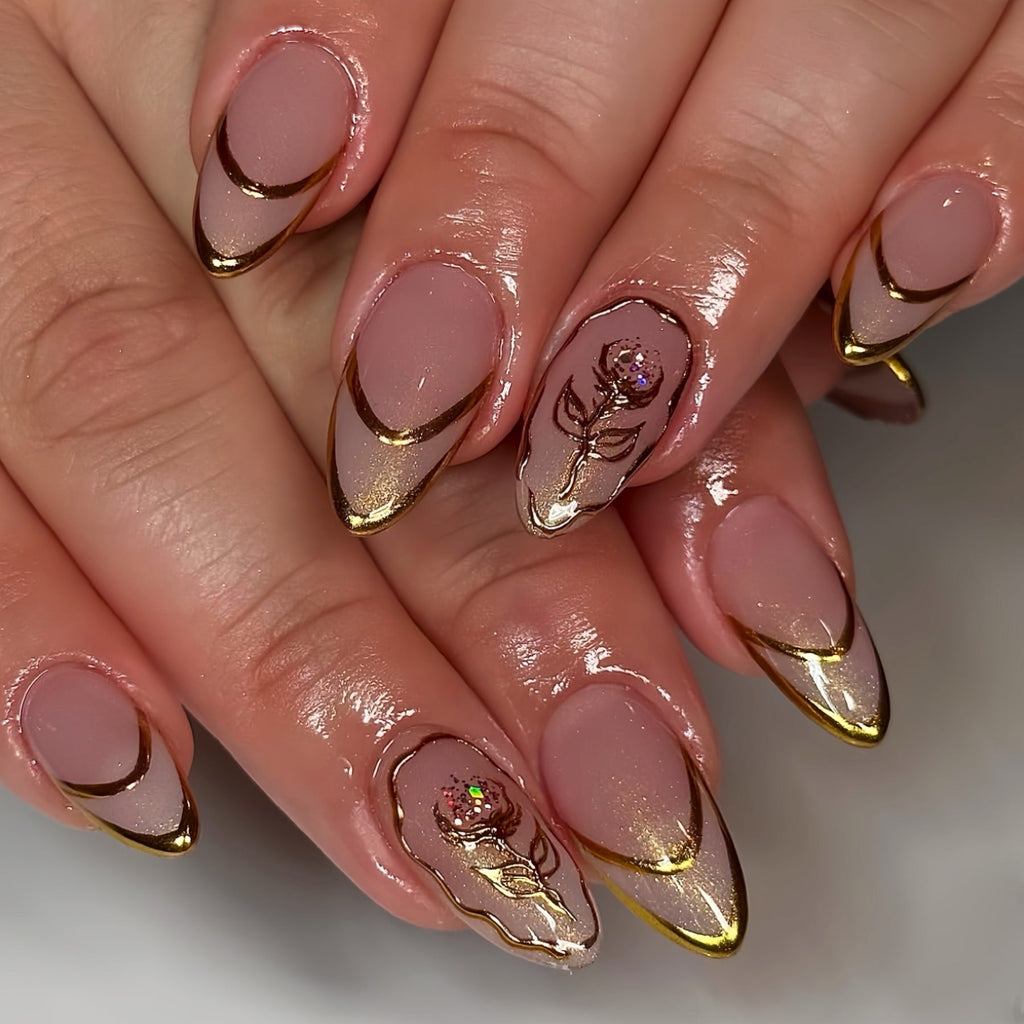 Elegante diseño de uñas con punta francesa
