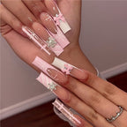 Diseño de uñas festivo para las fiestas