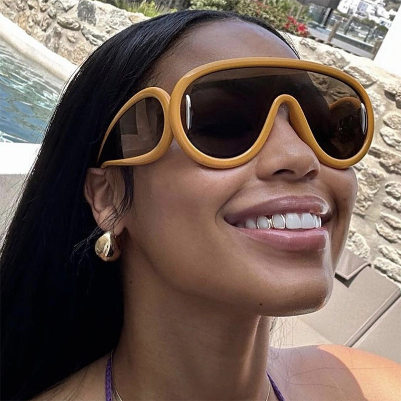 Sonnenbrille deportivo para mujer con diseño innovador