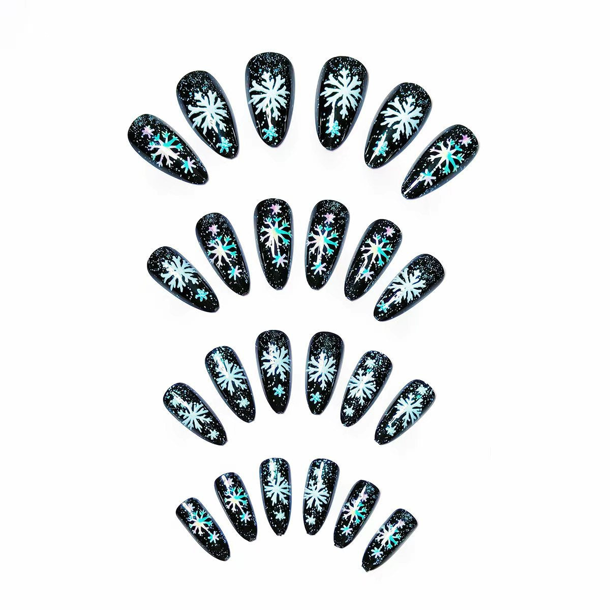 Arte de uñas creativo con copos de nieve