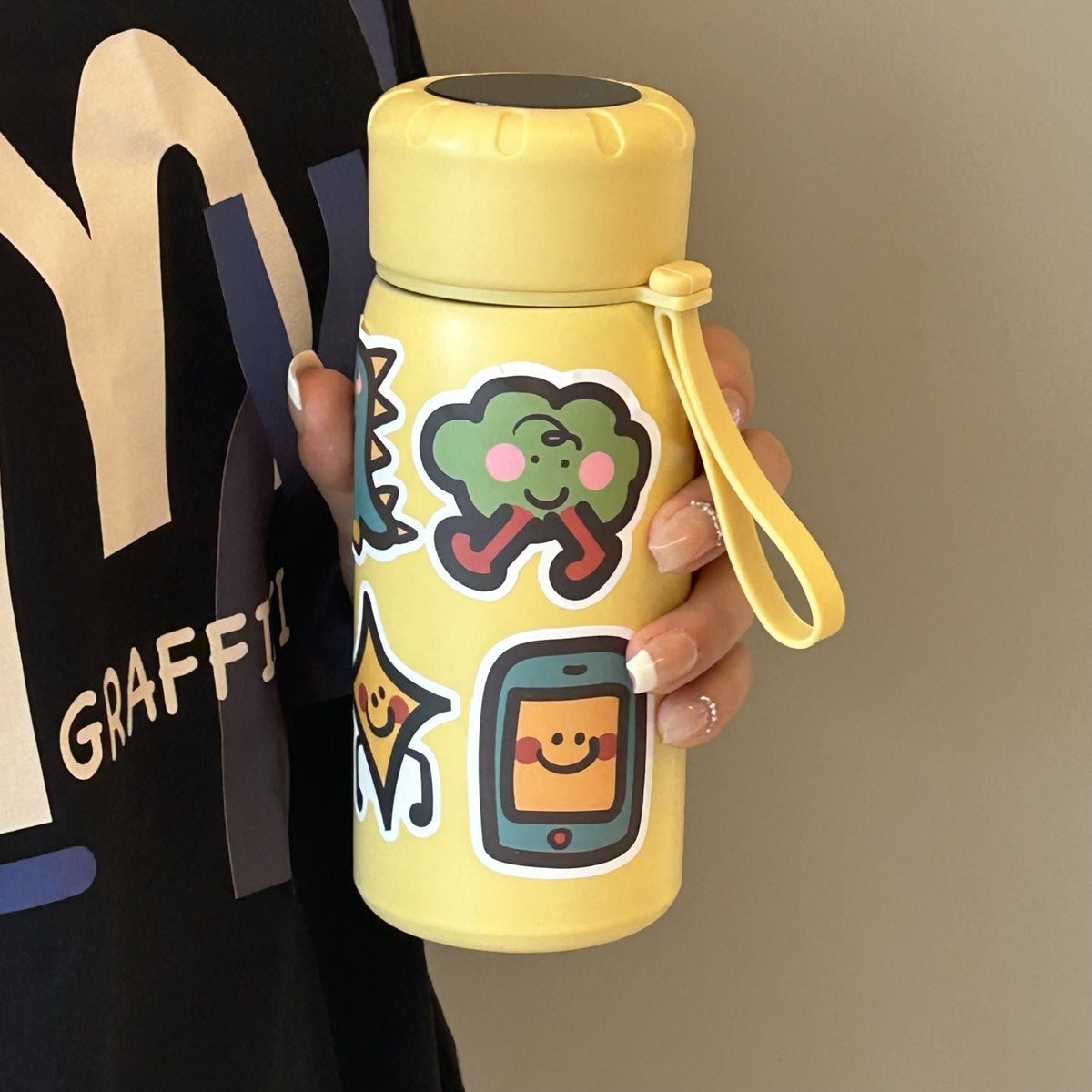 Botella de agua elegante para mujer con divertidos motivos adhesivos