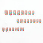Elegante diseño de uñas francesas con punta arcoíris