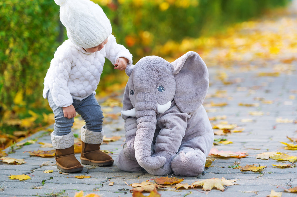 Cojín de peluche con forma de elefante para la habitación del bebé