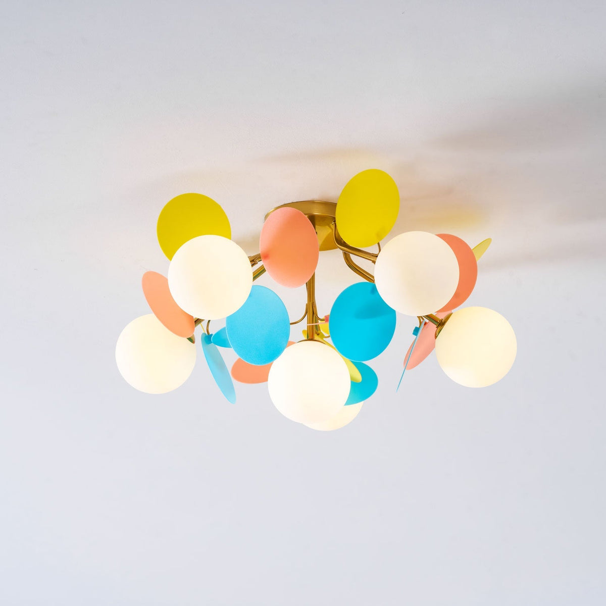 Lámpara de techo redonda con hojas acrílicas – Colores pastel macaron – 1, 4, 6 u 8 puntos de luz – Casquillo G9 – Diseño escandinavo para habitación
