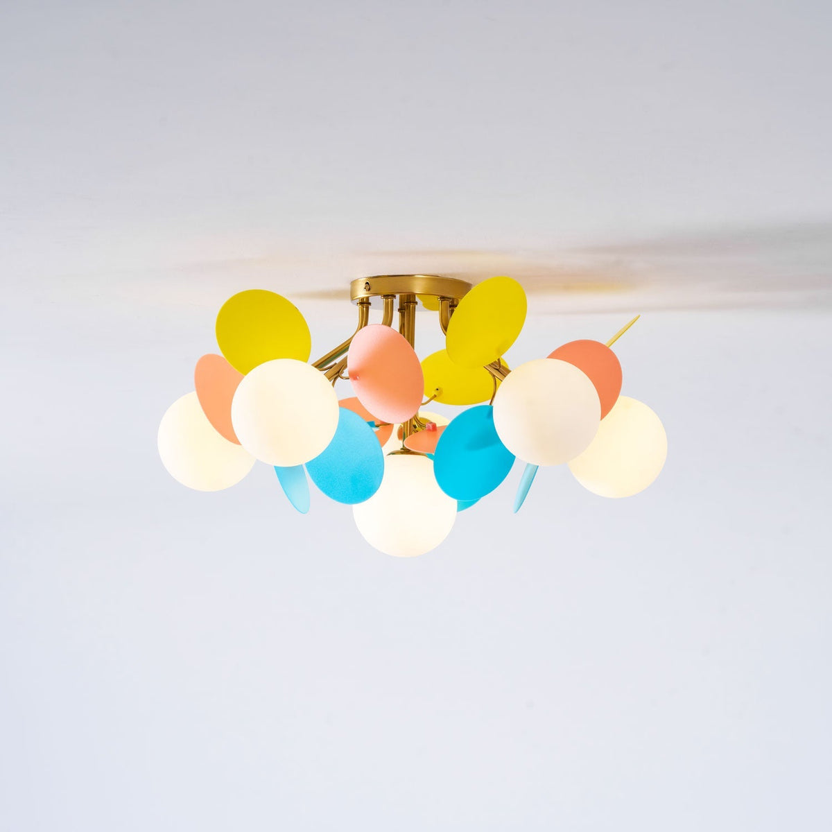 Lámpara de techo redonda con hojas acrílicas – Colores pastel macaron – 1, 4, 6 u 8 puntos de luz – Casquillo G9 – Diseño escandinavo para habitación