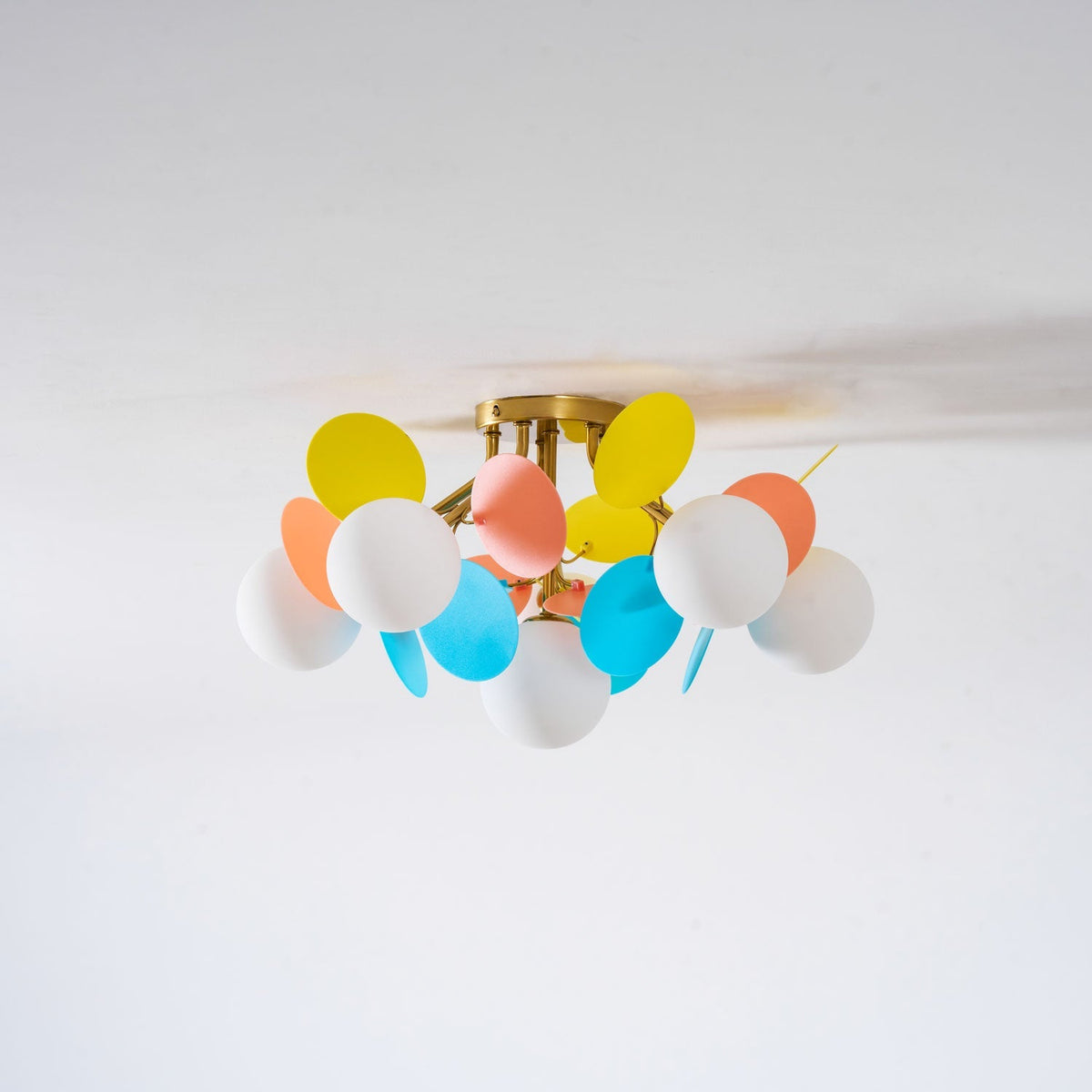 Lámpara de techo redonda con hojas acrílicas – Colores pastel macaron – 1, 4, 6 u 8 puntos de luz – Casquillo G9 – Diseño escandinavo para habitación