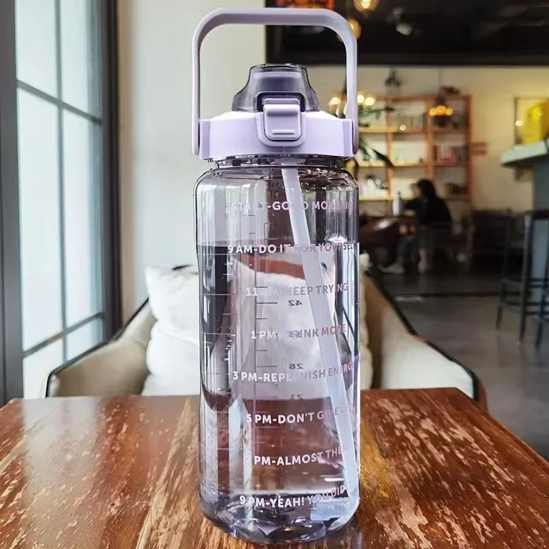 Botella de agua deportiva grande de 68 oz con pajita y marcador de tiempo para gimnasio y actividades al aire libre