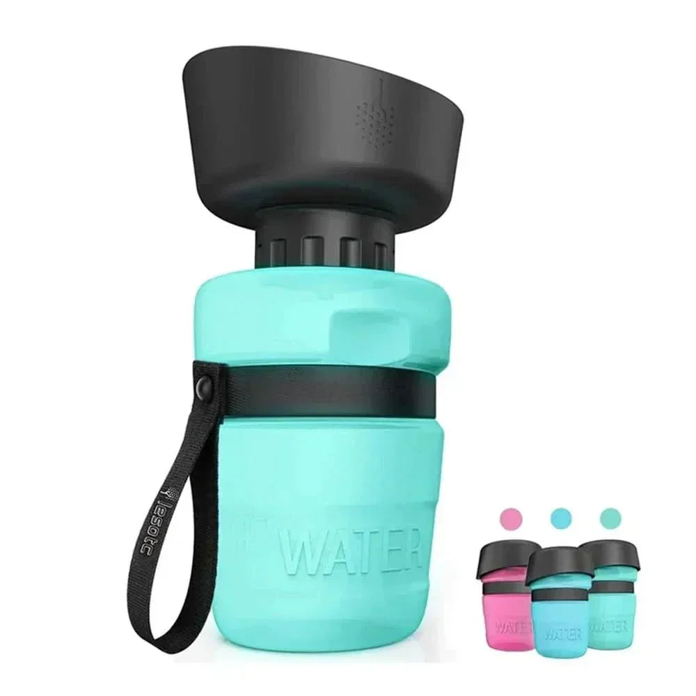 Botella de agua plegable AquaPaws para perros con bebedero integrado para perros activos