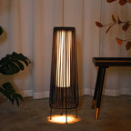 Lámpara de pie LED redonda vertical moderna minimalista, impermeable, de hierro y ratán para patio exterior