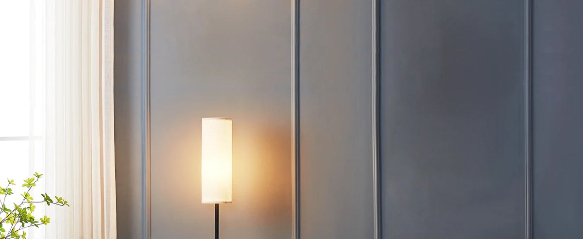 Lámpara de pie moderna Japandi con pantalla de tela y atenuación continua