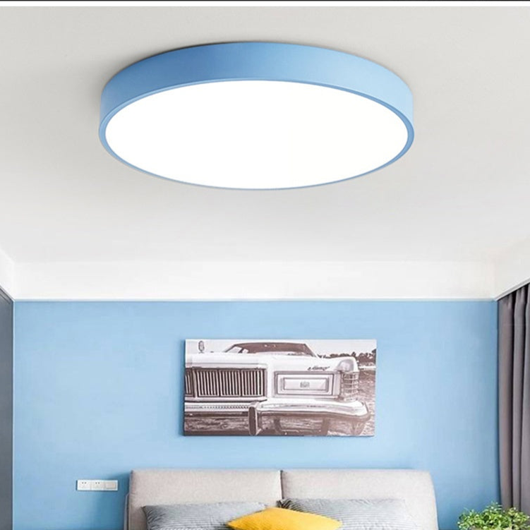 Aelora | Lámpara de techo circular nórdica de madera con luz cálida