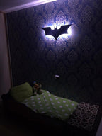 Aplique de pared LED de Batman con mando a distancia inalámbrico y cambio de color
