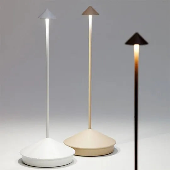 Lámpara de mesa LED inalámbrica blanca y dorada de diseño moderno para salón o terraza