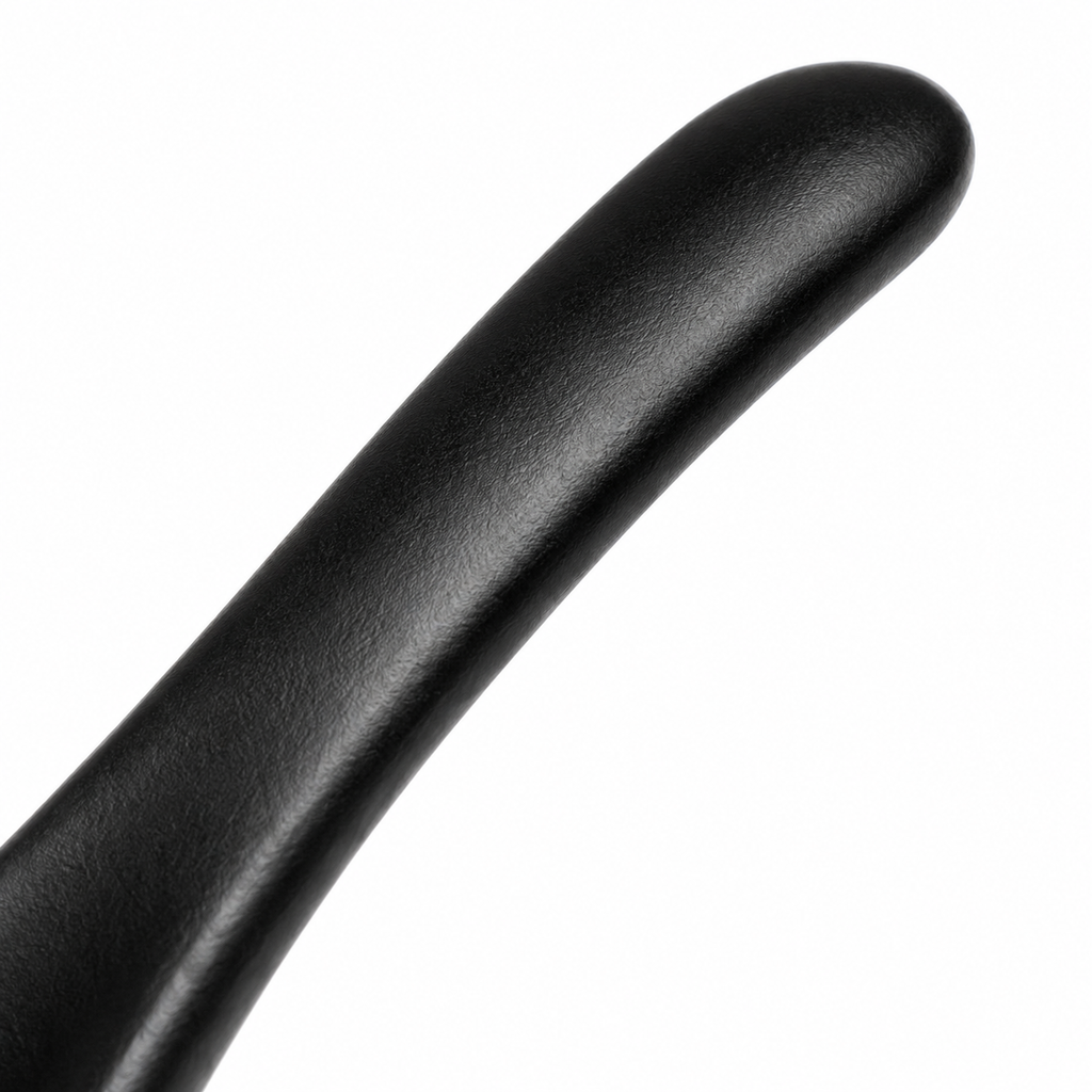 Cuchara de cerámica negra vista superior