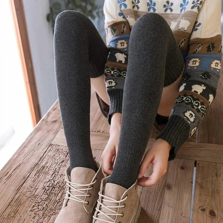 Calcetines de lana por encima de la rodilla