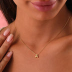 Collar Minimalista Fino con Inicial
