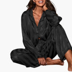 Conjunto de pijama elegante de manga larga para mujer