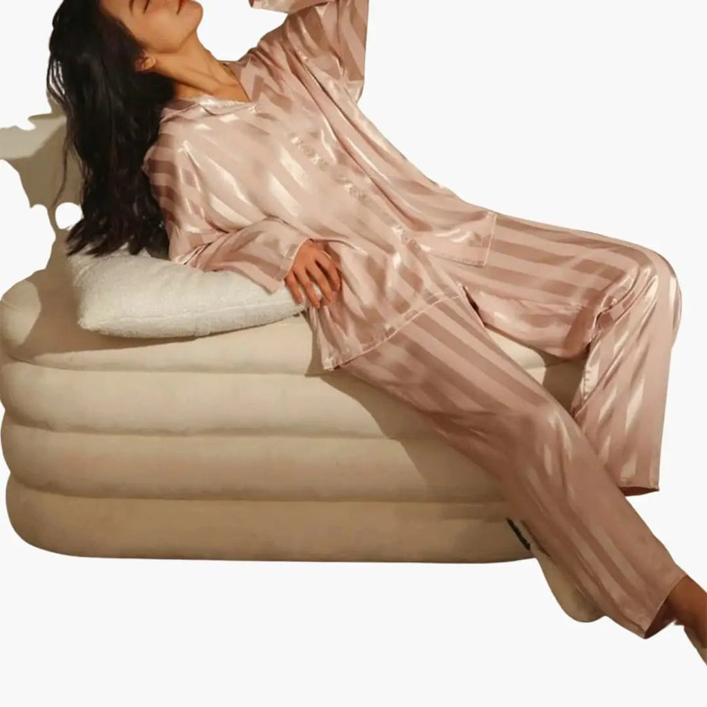 Conjunto de pijama elegante de manga larga para mujer