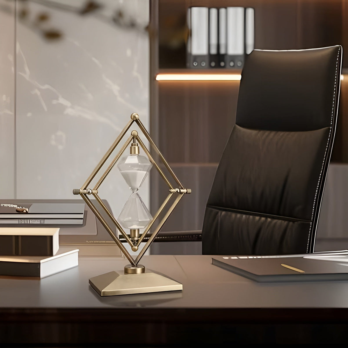 Reloj de arena con estructura geométrica de metal – Temporizador de meditación con arena blanca