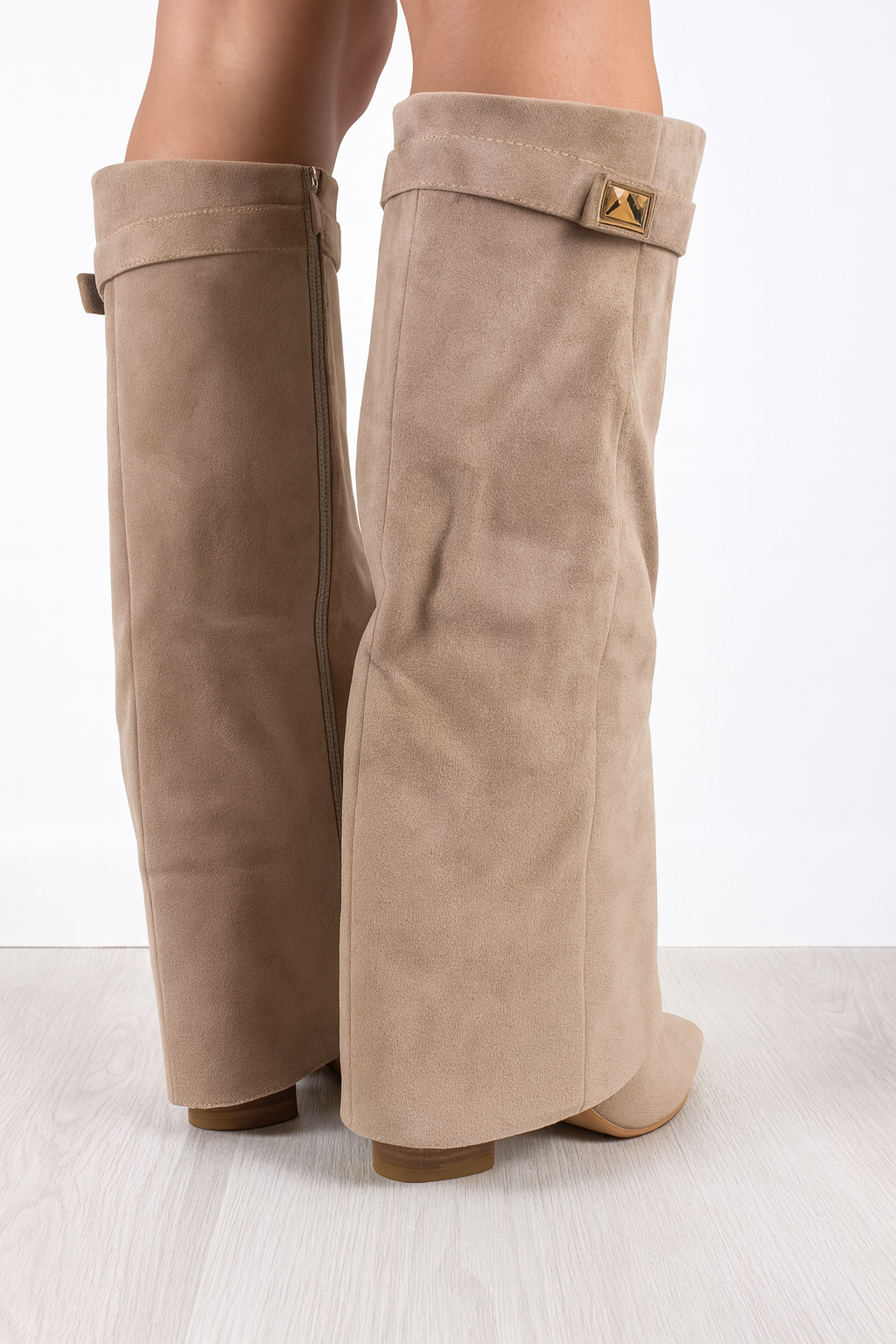Elegantes botas altas de mujer de piel o ante, tacón 8,5 cm