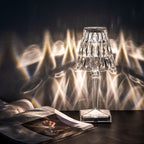 Lámpara de Mesa Moderna Brillante con Cristal y Manejo Sencillo