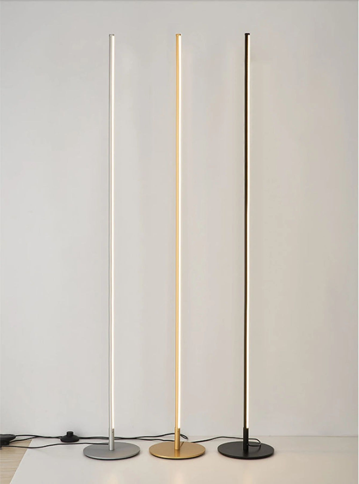 Lámpara de pie LED | Diseño minimalista moderno en color dorado